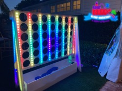 LED Giant Connect 4